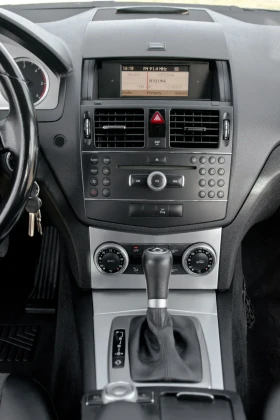 Mercedes-Benz C 220, снимка 15