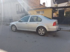 VW Bora 1.6 Климатик, снимка 2