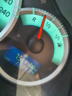 Toyota Corolla verso, снимка 15