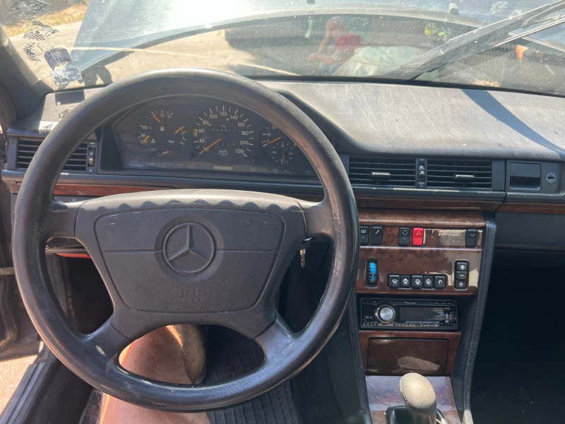 Mercedes-Benz 124 2.5Д , снимка 4 - Автомобили и джипове - 47209978