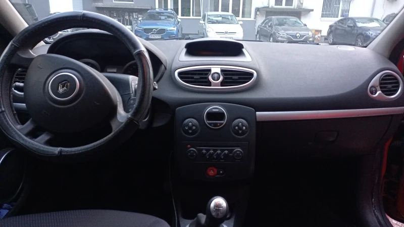 Renault Clio 1.4i 98к.с с Газов Инжекцион, снимка 9 - Автомобили и джипове - 47610626