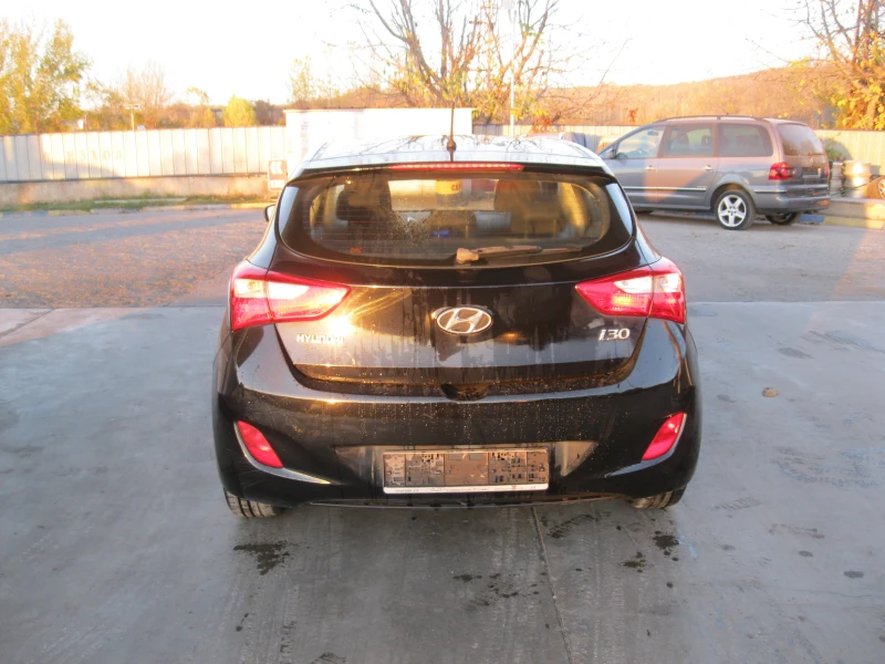 Hyundai I30 1, 4 -90 кс, снимка 5 - Автомобили и джипове - 47839273