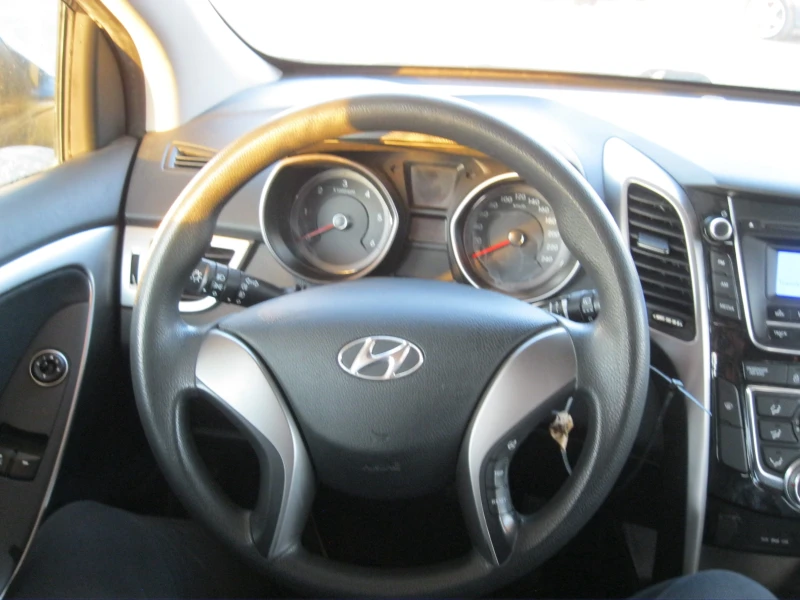 Hyundai I30 1, 4 -90 кс, снимка 13 - Автомобили и джипове - 47839273