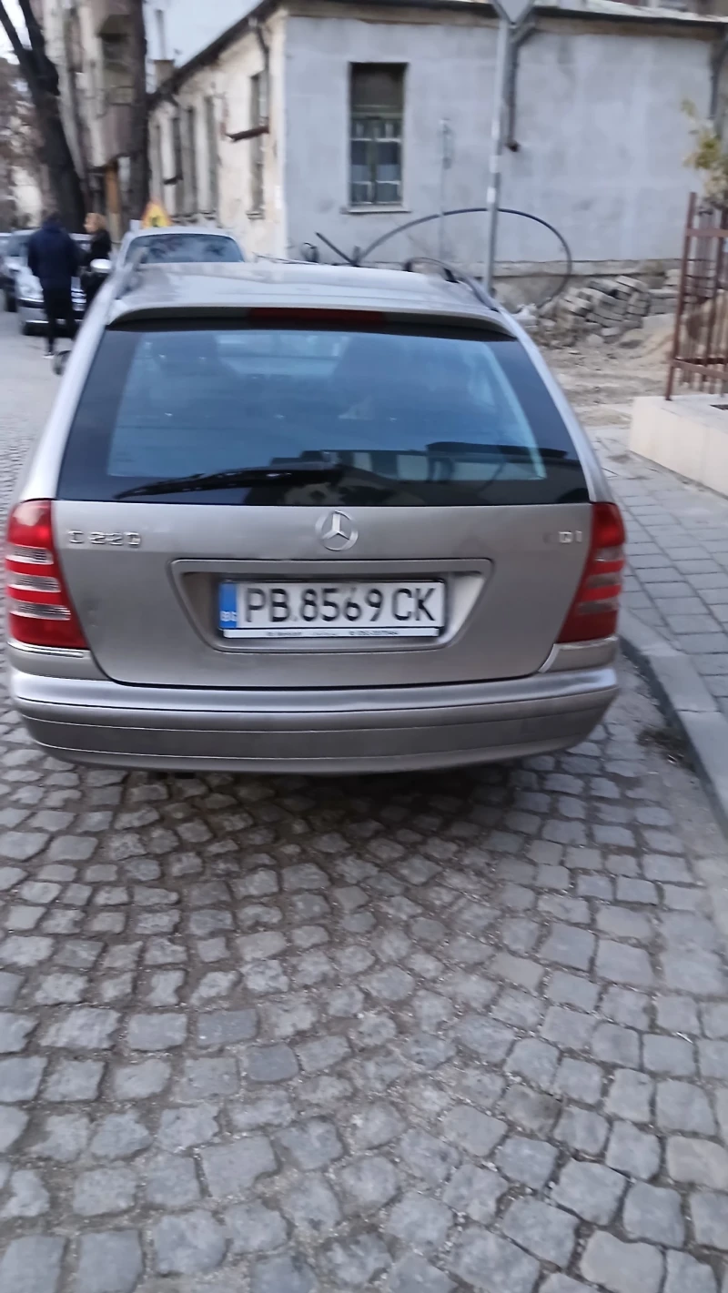 Mercedes-Benz C 220, снимка 2 - Автомобили и джипове - 49441641