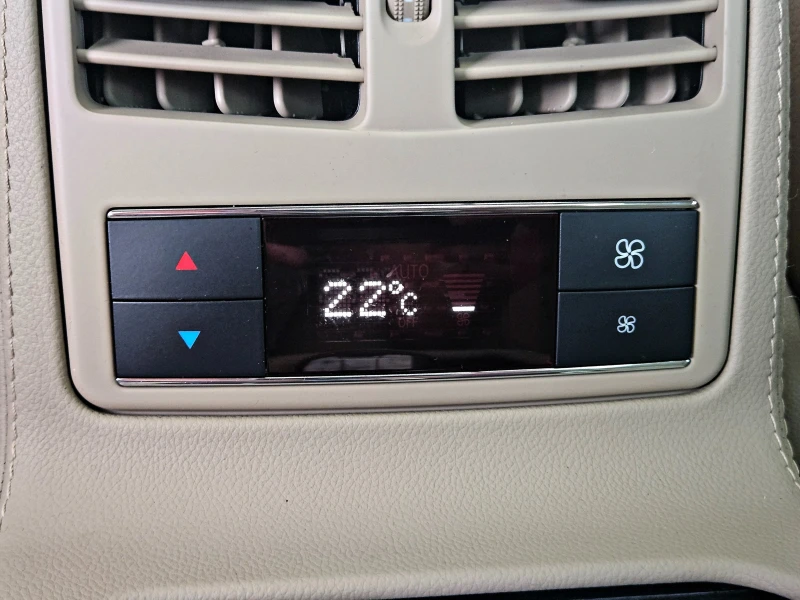 Mercedes-Benz CLS 350 AMG/4MATIC/GERMANY/CAMERA/HARMAN/ПОДГРЕВ/AMBI/LIZI, снимка 12 - Автомобили и джипове - 51831566