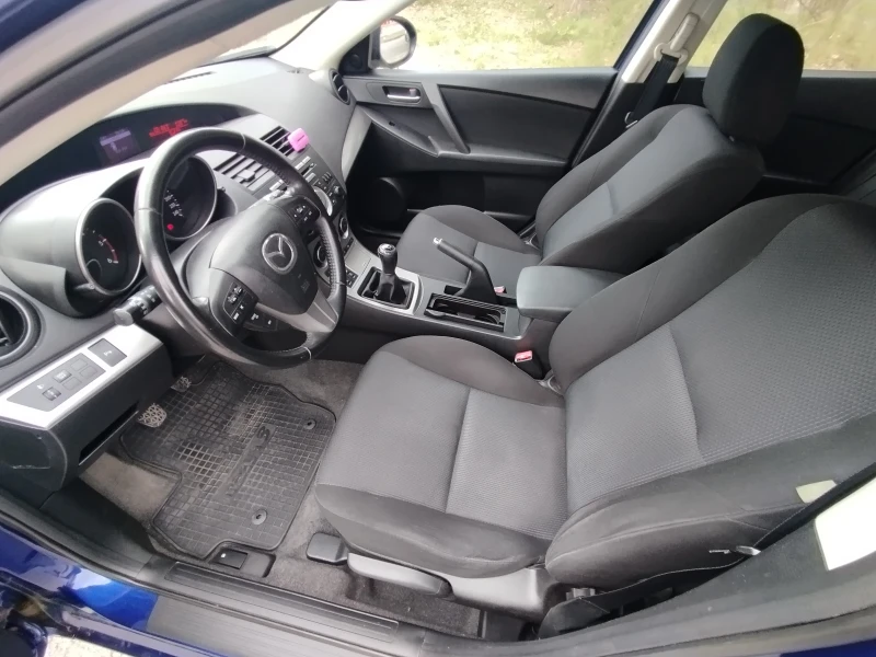 Mazda 3, снимка 8 - Автомобили и джипове - 52803460