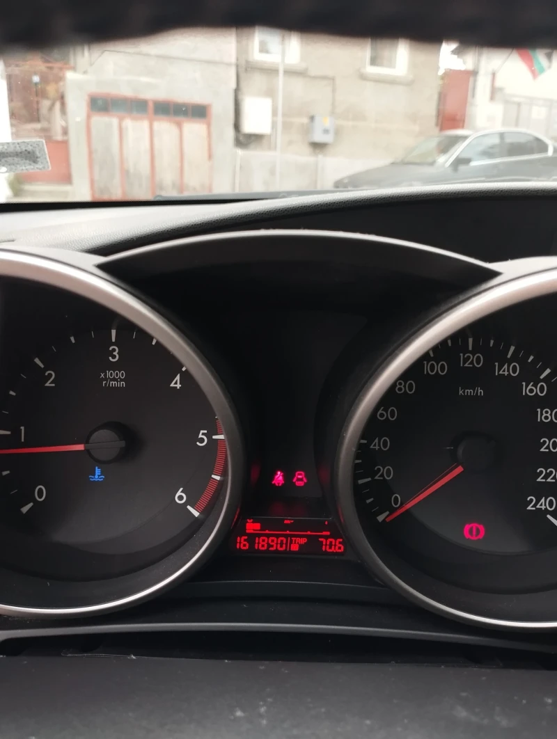 Mazda 3, снимка 5 - Автомобили и джипове - 52803460