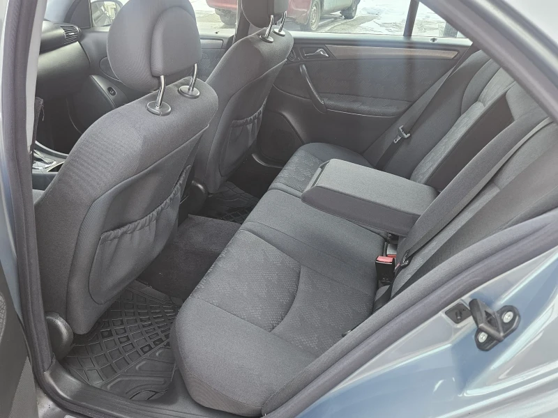 Mercedes-Benz C 220 Avantgarde* Автомат , снимка 6 - Автомобили и джипове - 53088029