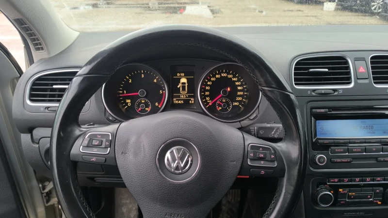 VW Golf 2.0 TDI 110k.c., снимка 10 - Автомобили и джипове - 53514396