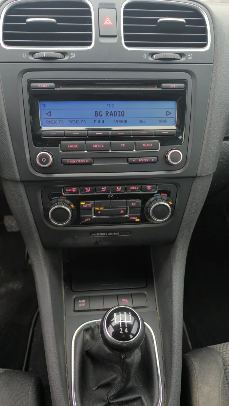 VW Golf 2.0 TDI 110k.c., снимка 11 - Автомобили и джипове - 53514396