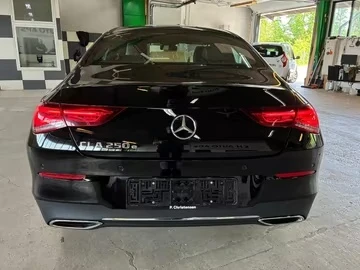 Mercedes-Benz CLA 250e Plug in Hybrid DK, снимка 6 - Автомобили и джипове - 54898577