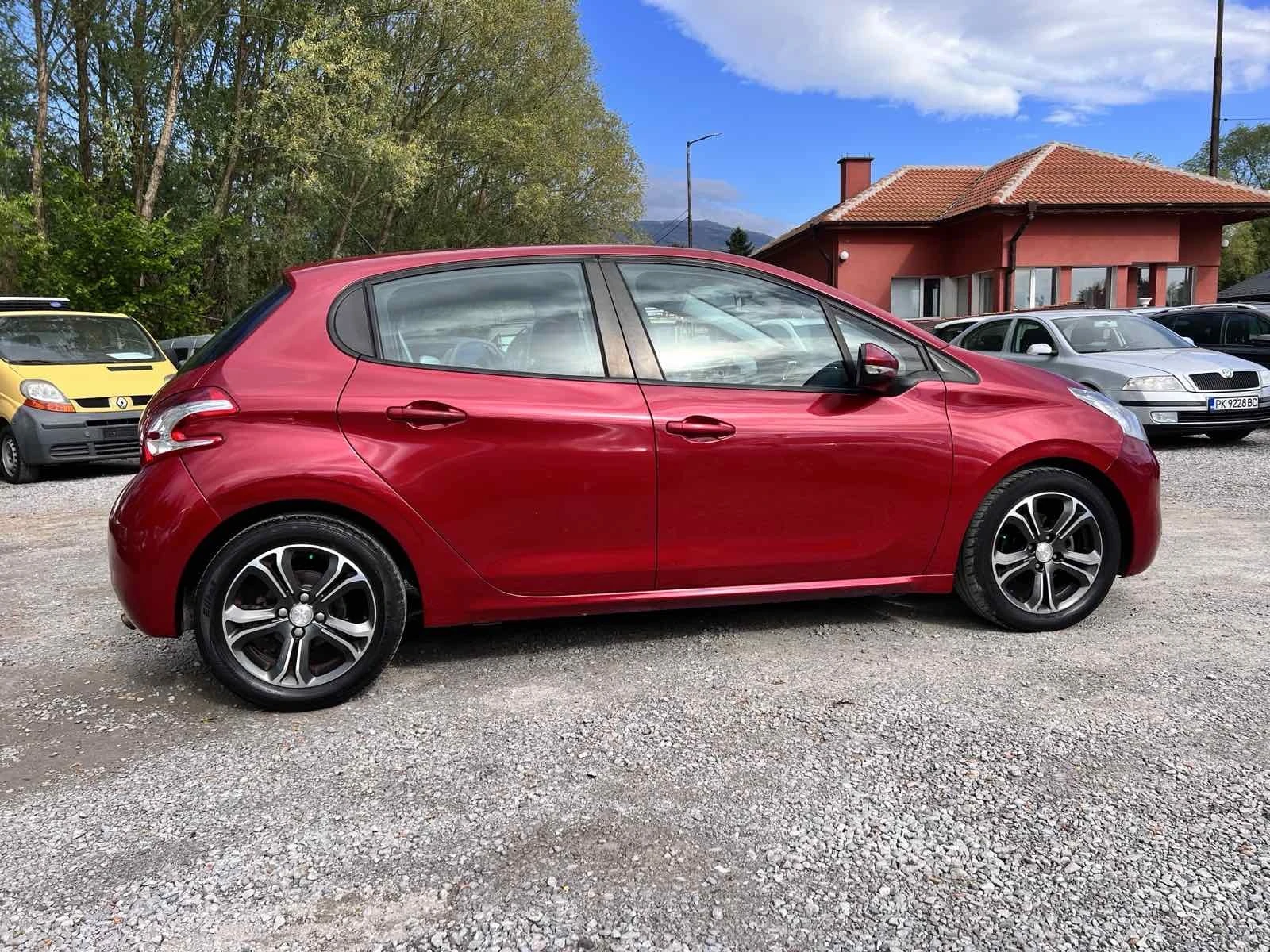 Peugeot 208 1.4I  ГАЗ EURO 5B - изображение 6