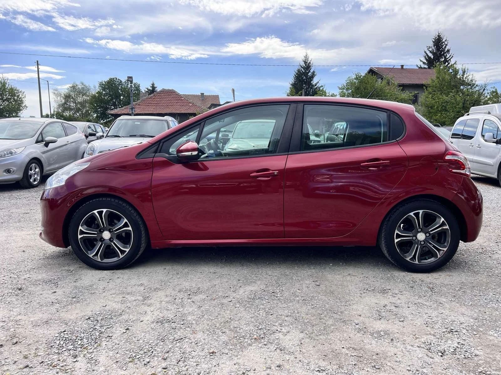 Peugeot 208 1.4I  ГАЗ EURO 5B - изображение 7