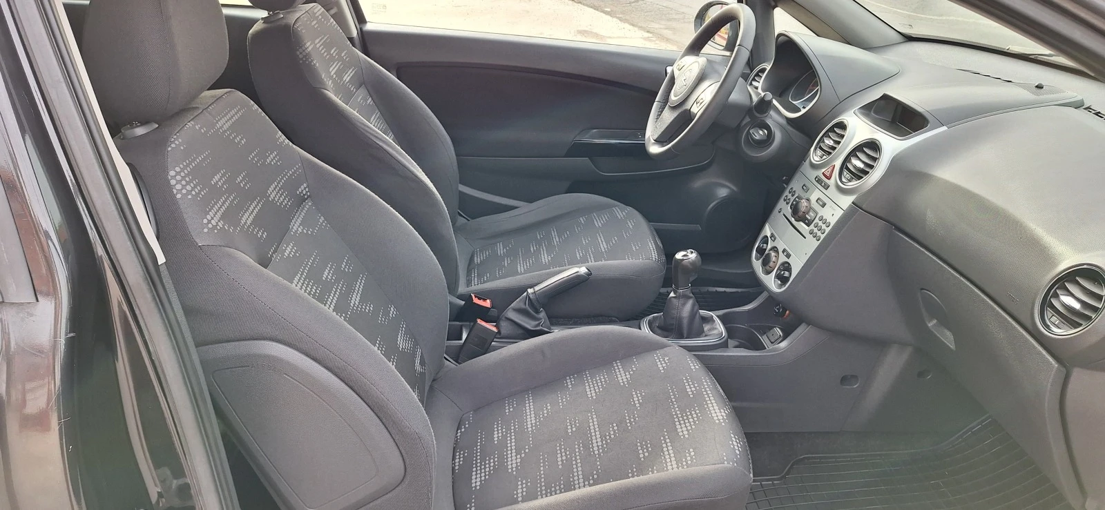 Opel Corsa 1.2 i - изображение 7