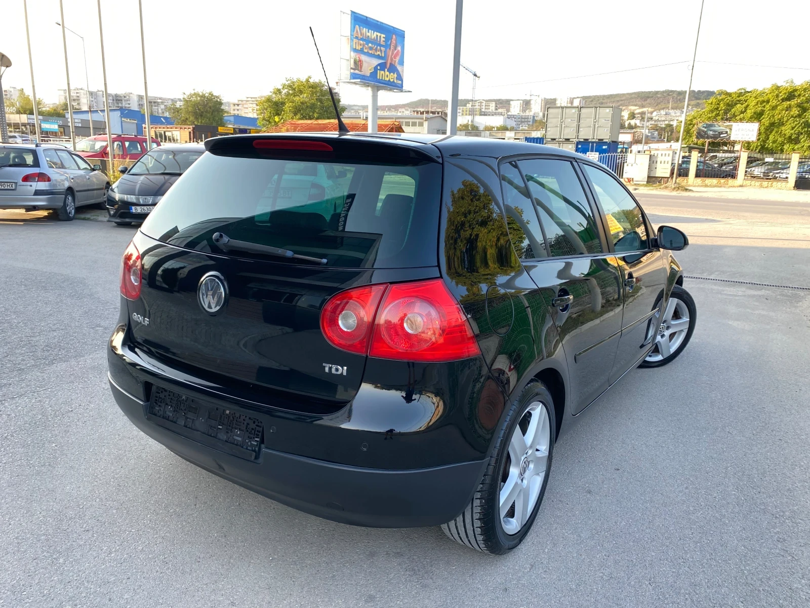 VW Golf 1.9 TDI GT DSG АВТОМАТИК КОЖЕН САЛОН - изображение 4