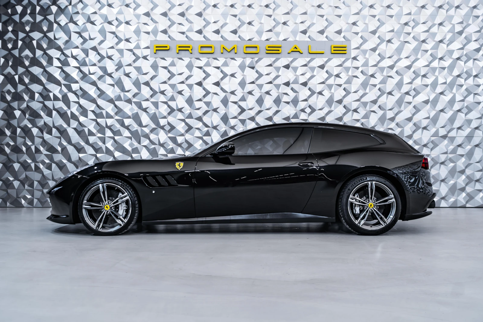 Ferrari GTC4Lusso Nero Daytona - изображение 3