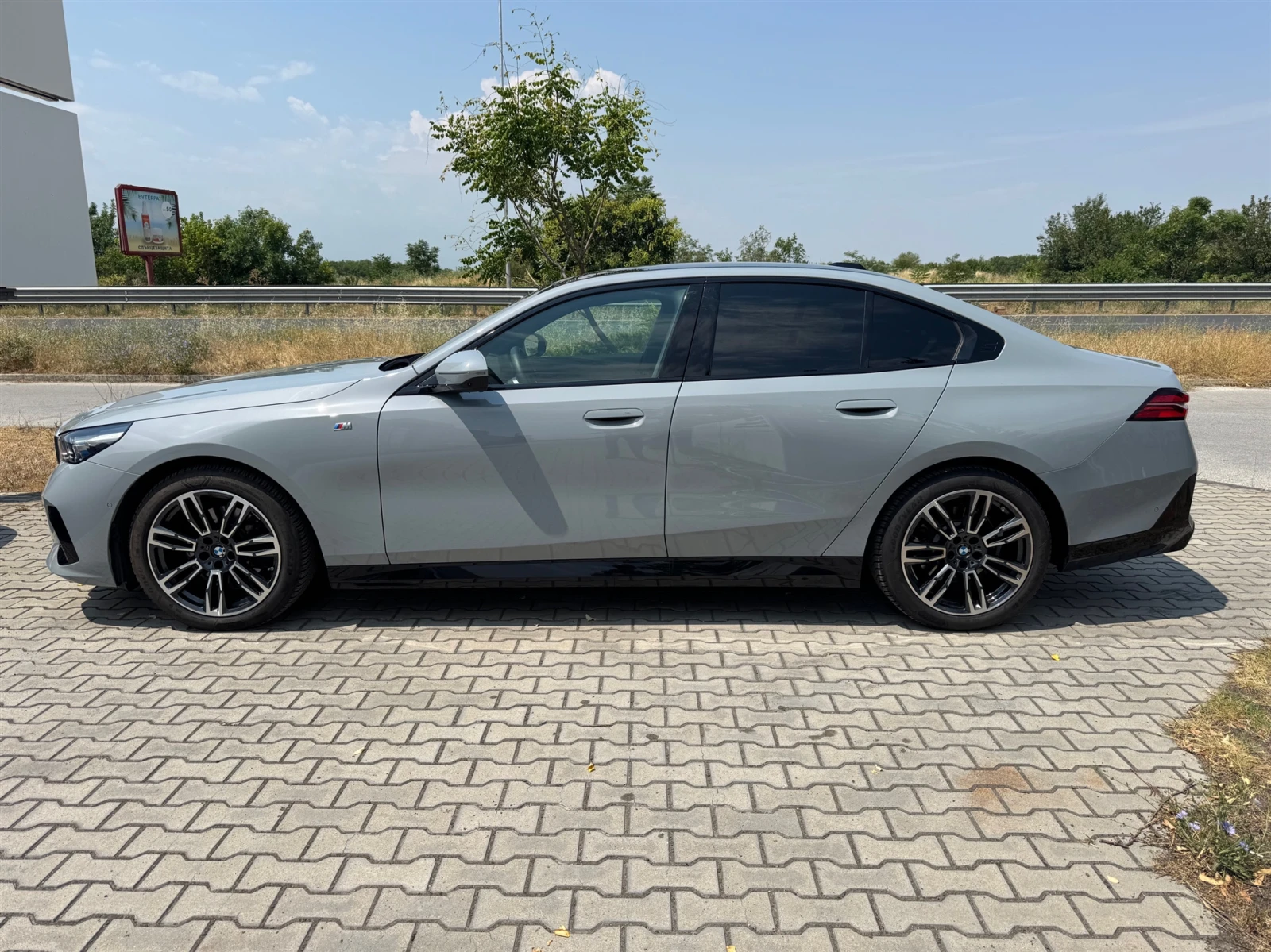 BMW 520 xDrive - изображение 3