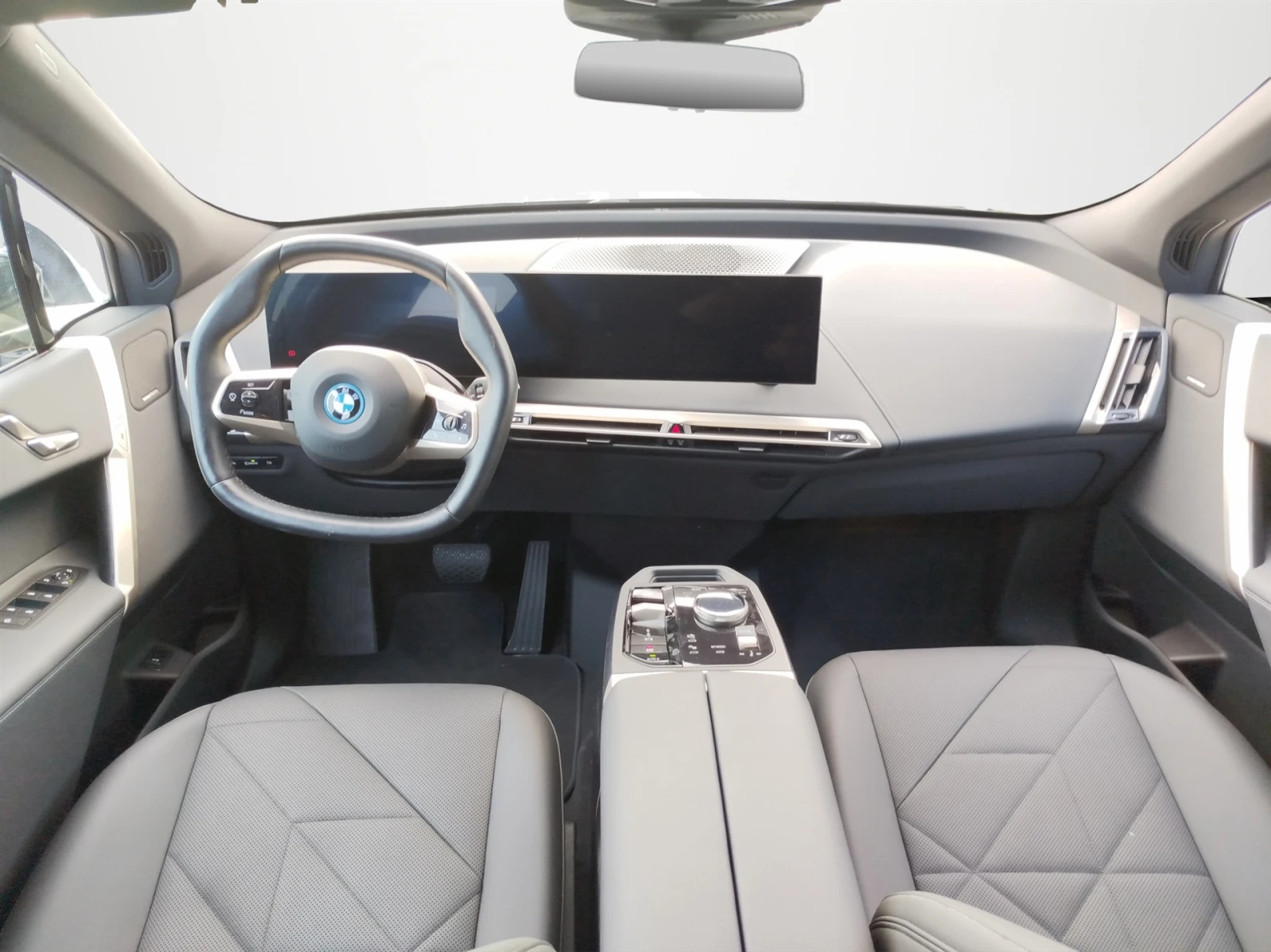 BMW iX xDrive40 - изображение 7