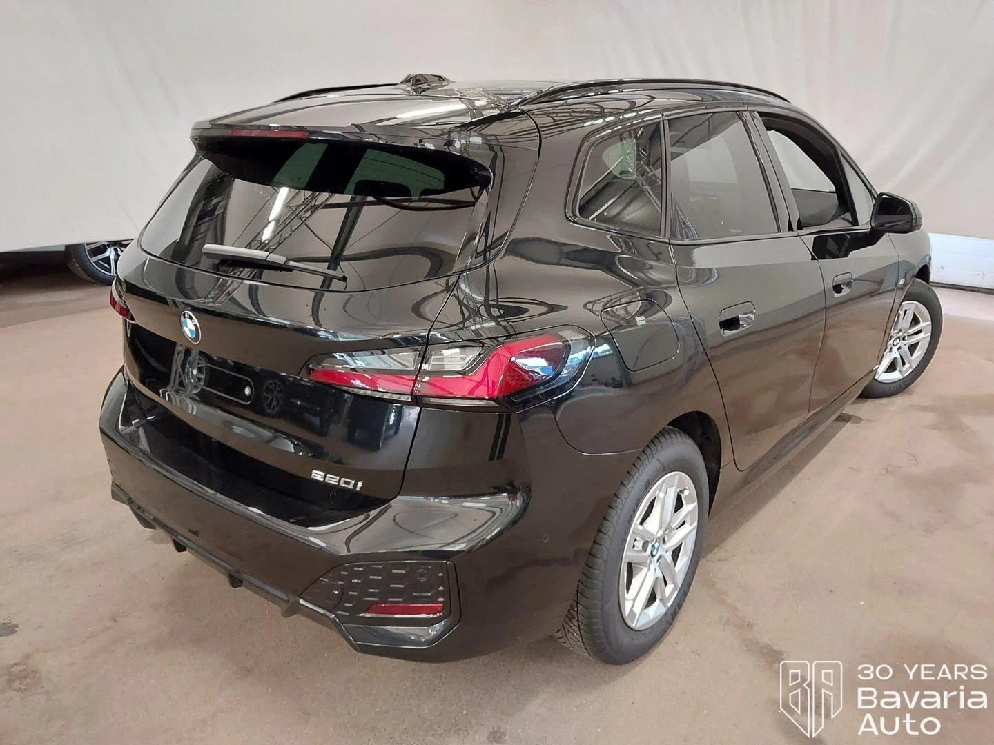 BMW 220 i Active Tourer M Sport Paket - изображение 3
