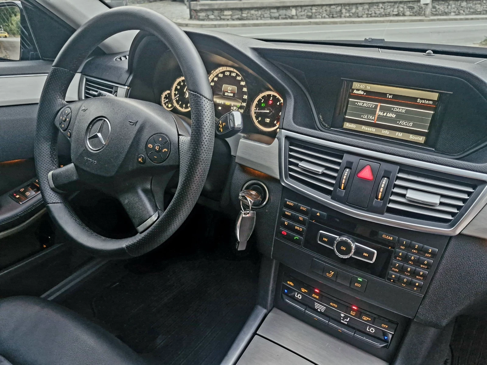 Mercedes-Benz E 200 2.2CDI 7G-TRONIC * FACELIFT*  | Mobile.bg — изображение 16