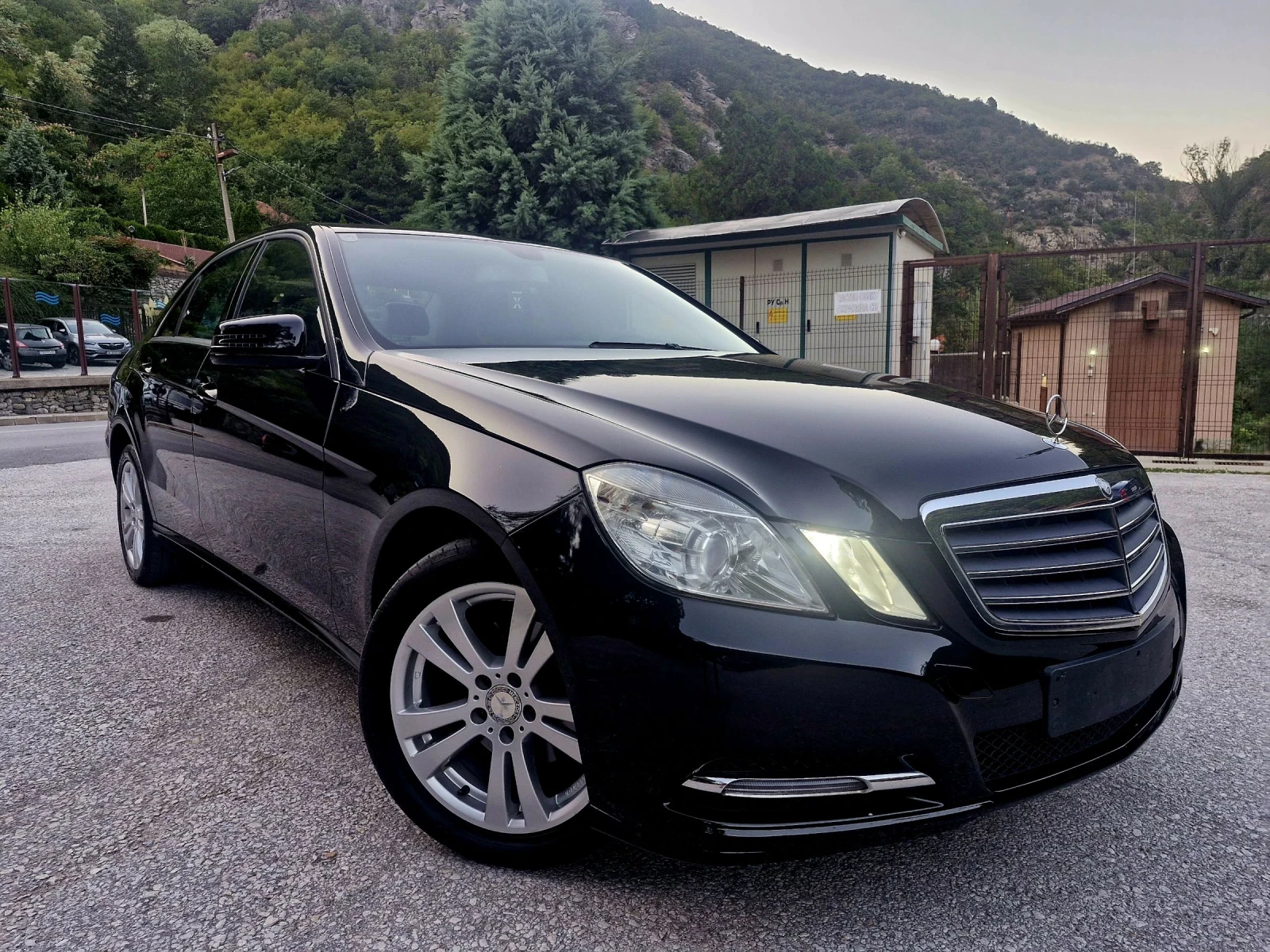 Mercedes-Benz E 200 2.2CDI 7G-TRONIC * FACELIFT*  - изображение 2
