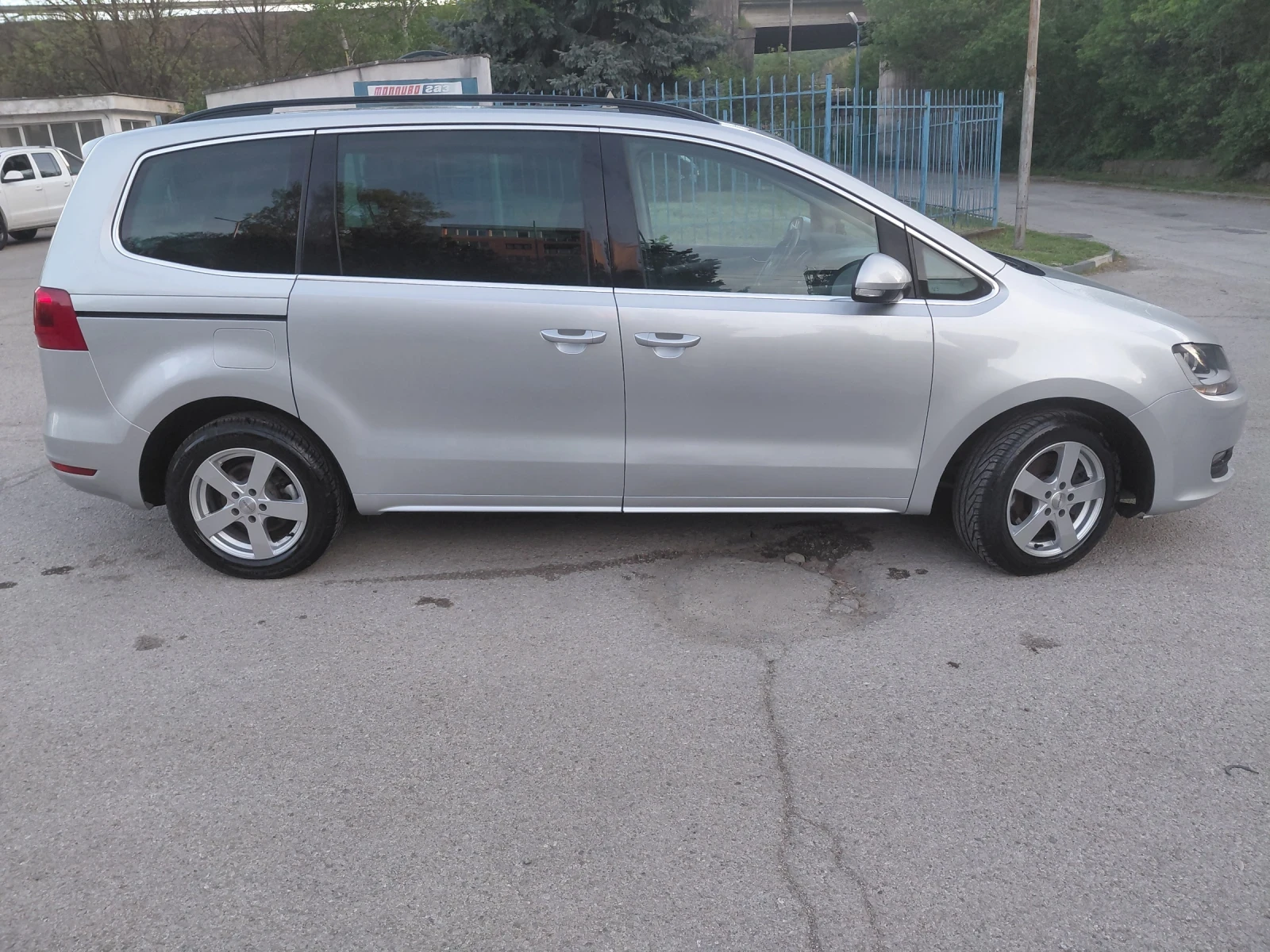 VW Sharan 2.0TDi 4x4, снимка 5 - Автомобили и джипове - 54349566