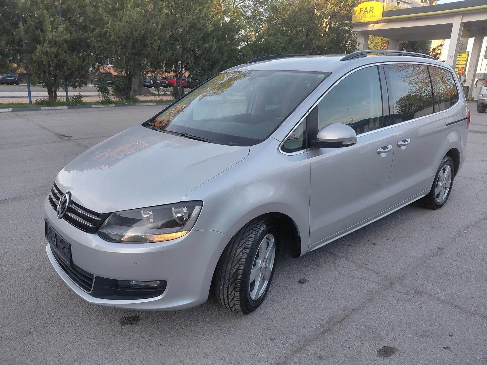 VW Sharan 2.0TDi 4x4, снимка 2 - Автомобили и джипове - 54349566