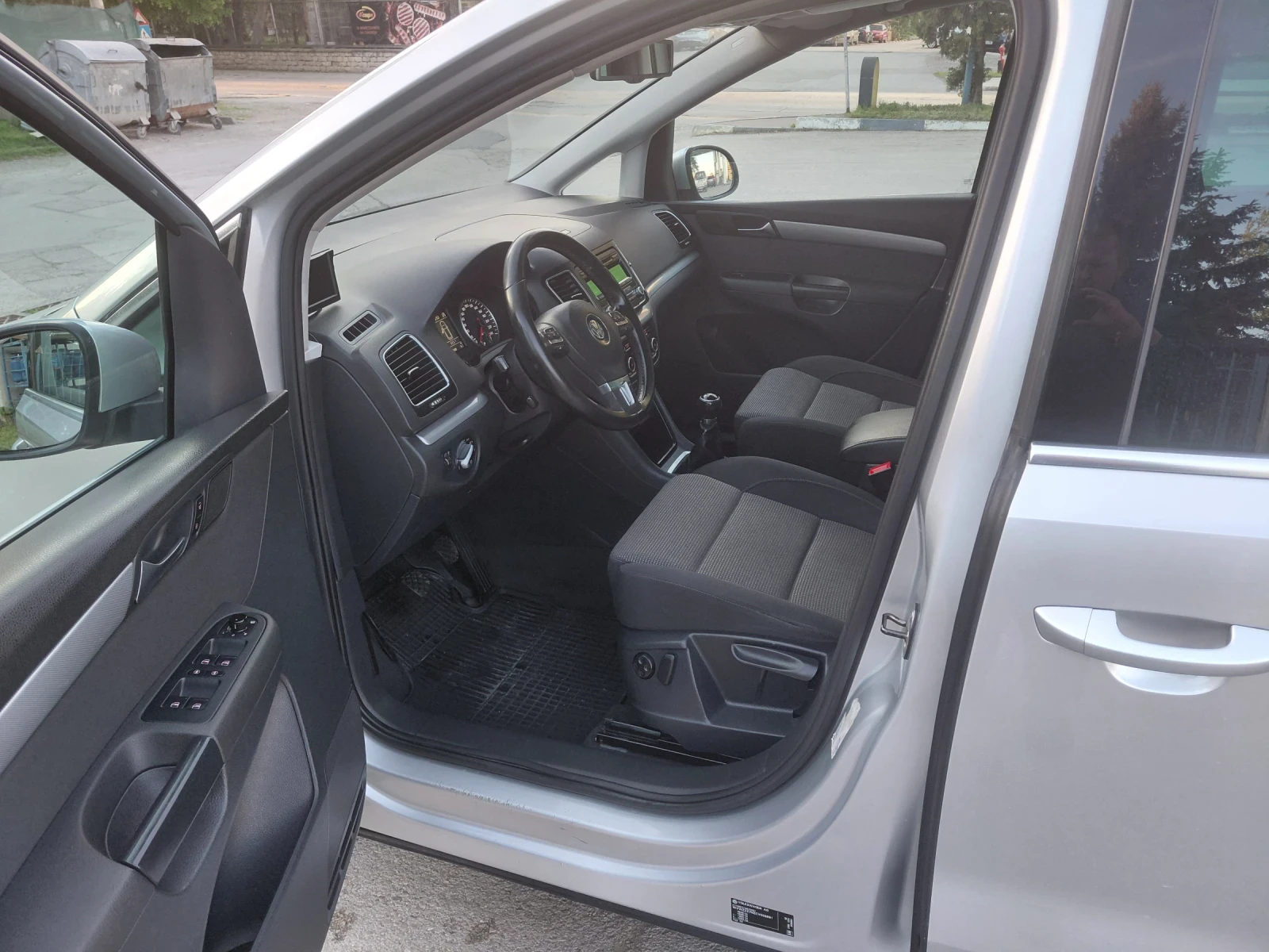 VW Sharan 2.0TDi 4x4, снимка 17 - Автомобили и джипове - 54349566