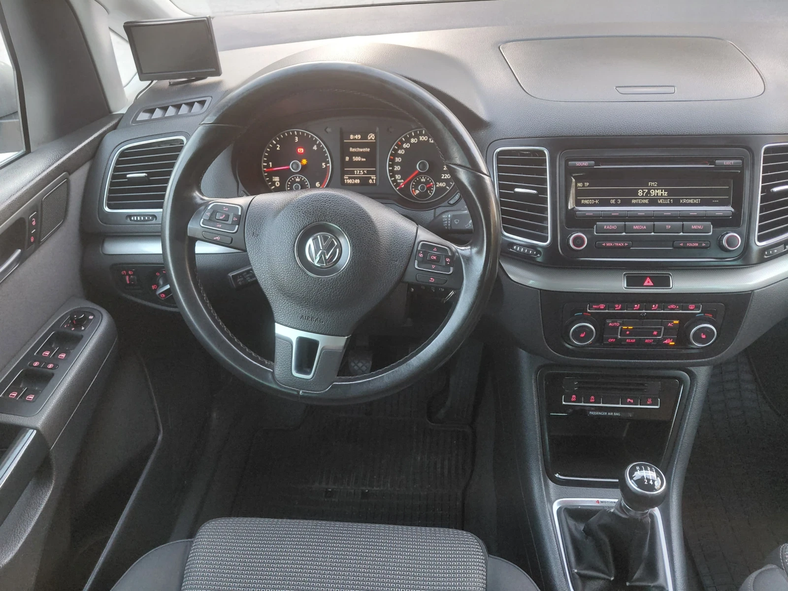 VW Sharan 2.0TDi 4x4, снимка 13 - Автомобили и джипове - 54349566