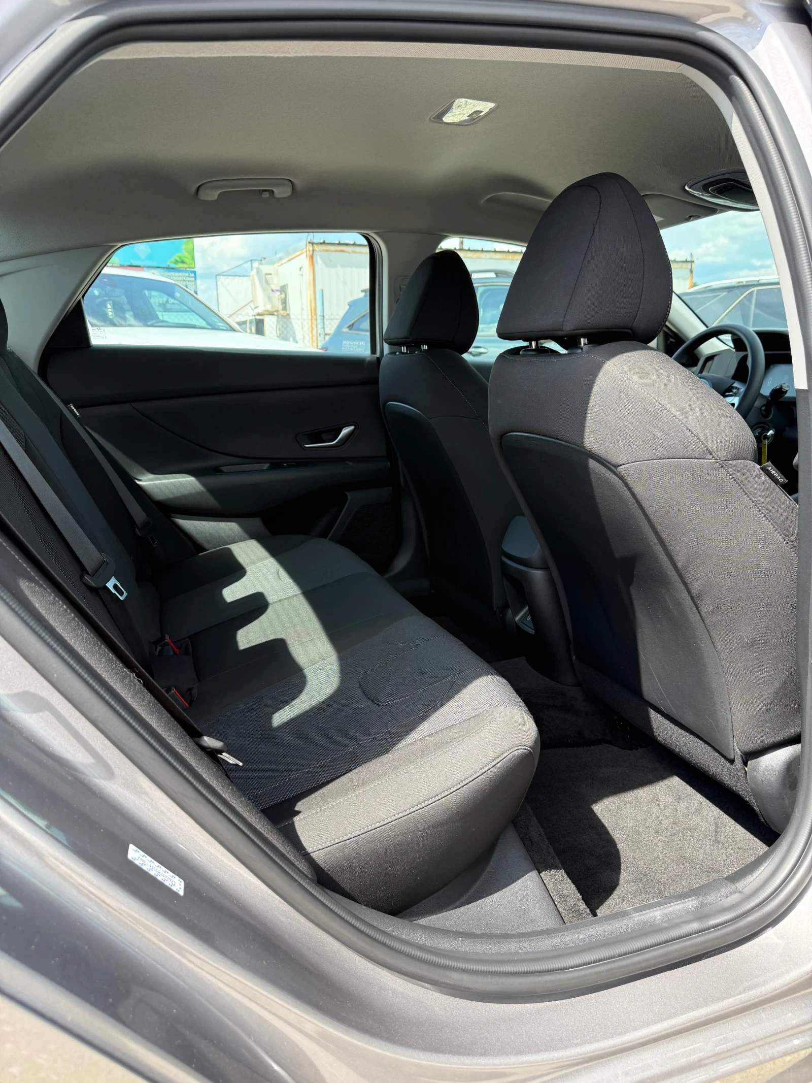 Hyundai Elantra, снимка 13 - Автомобили и джипове - 54669309