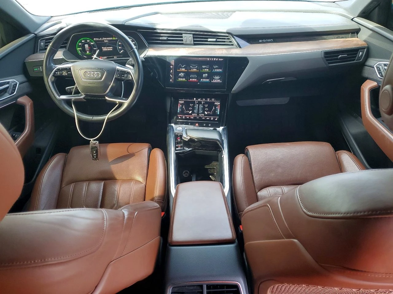 Audi E-Tron Prestige quattro, снимка 8 - Автомобили и джипове - 54769865