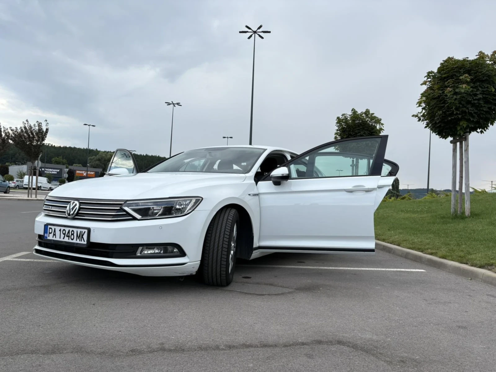 VW Passat, снимка 4 - Автомобили и джипове - 55598011