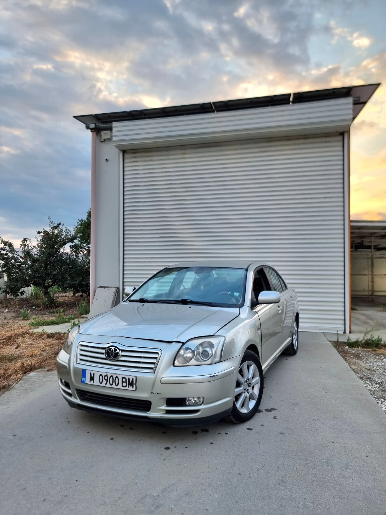 Toyota Avensis 2.0, снимка 3 - Автомобили и джипове - 55657871