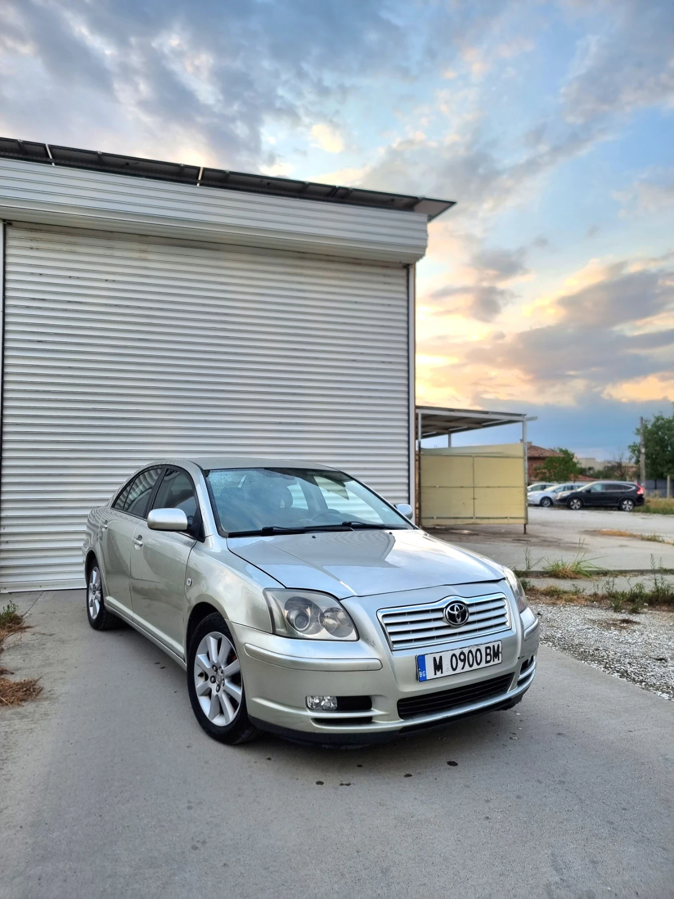 Toyota Avensis 2.0, снимка 2 - Автомобили и джипове - 55657871