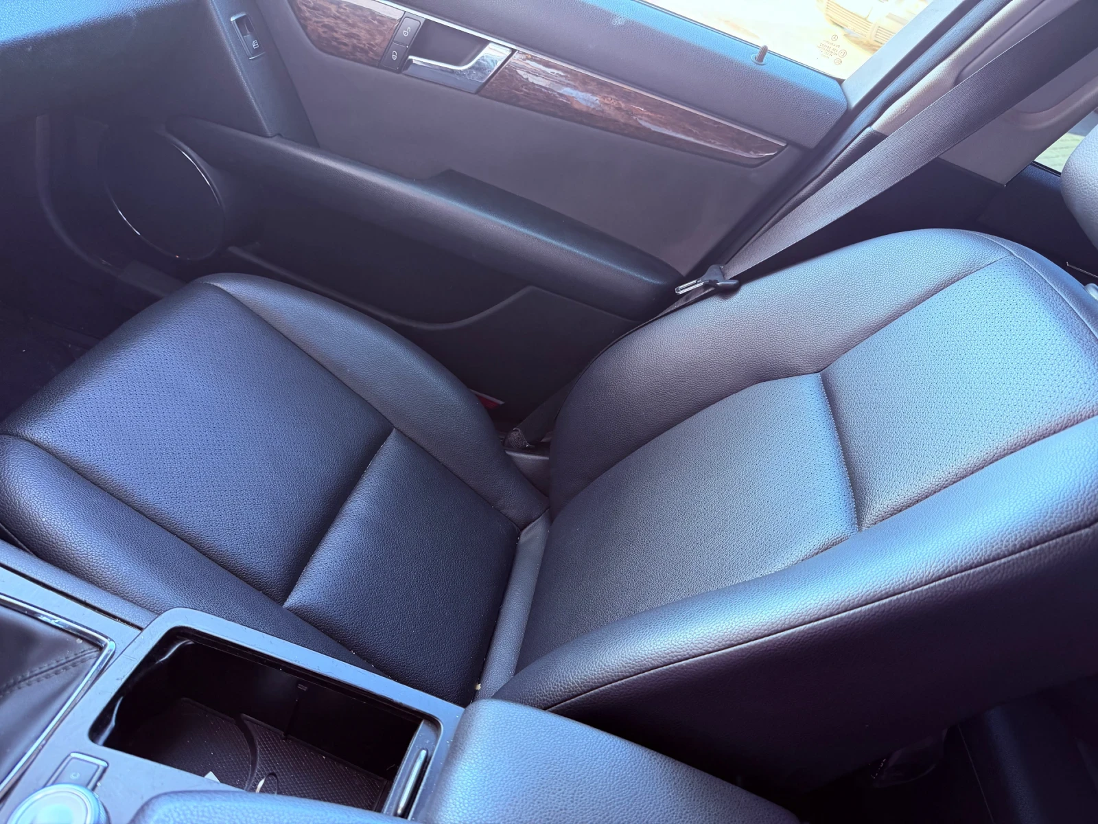 Mercedes-Benz C 200, снимка 11 - Автомобили и джипове - 55982172