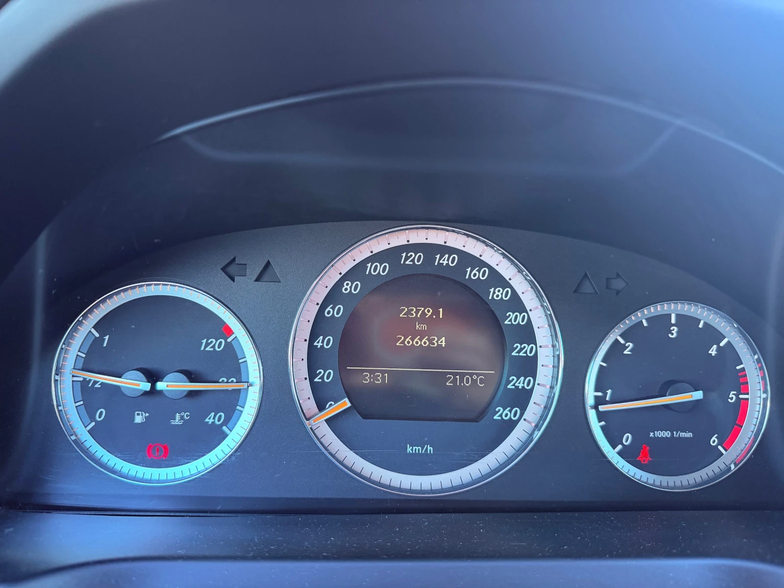 Mercedes-Benz C 200, снимка 7 - Автомобили и джипове - 55982172