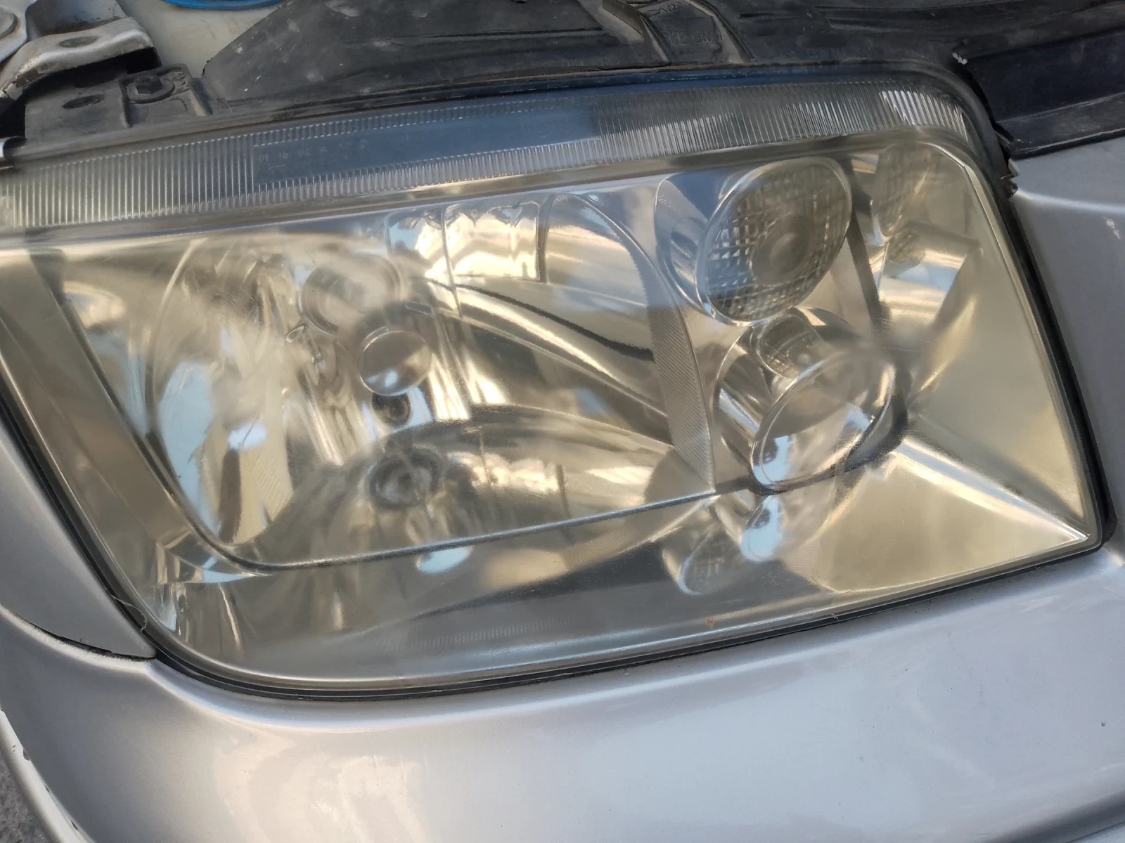 VW Bora 1.6 Климатик, снимка 9 - Автомобили и джипове - 56130284