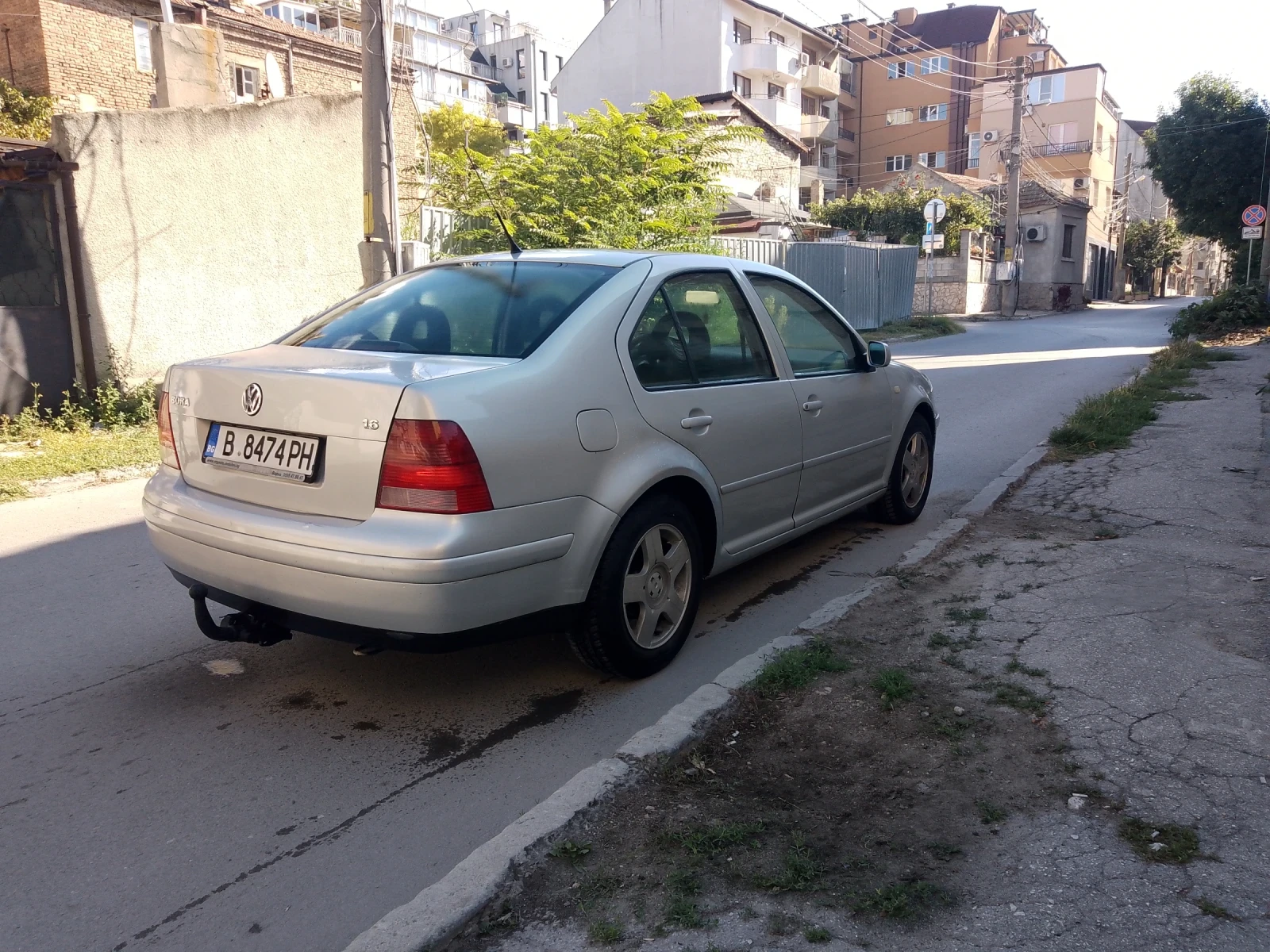 VW Bora 1.6 Климатик, снимка 3 - Автомобили и джипове - 56130284