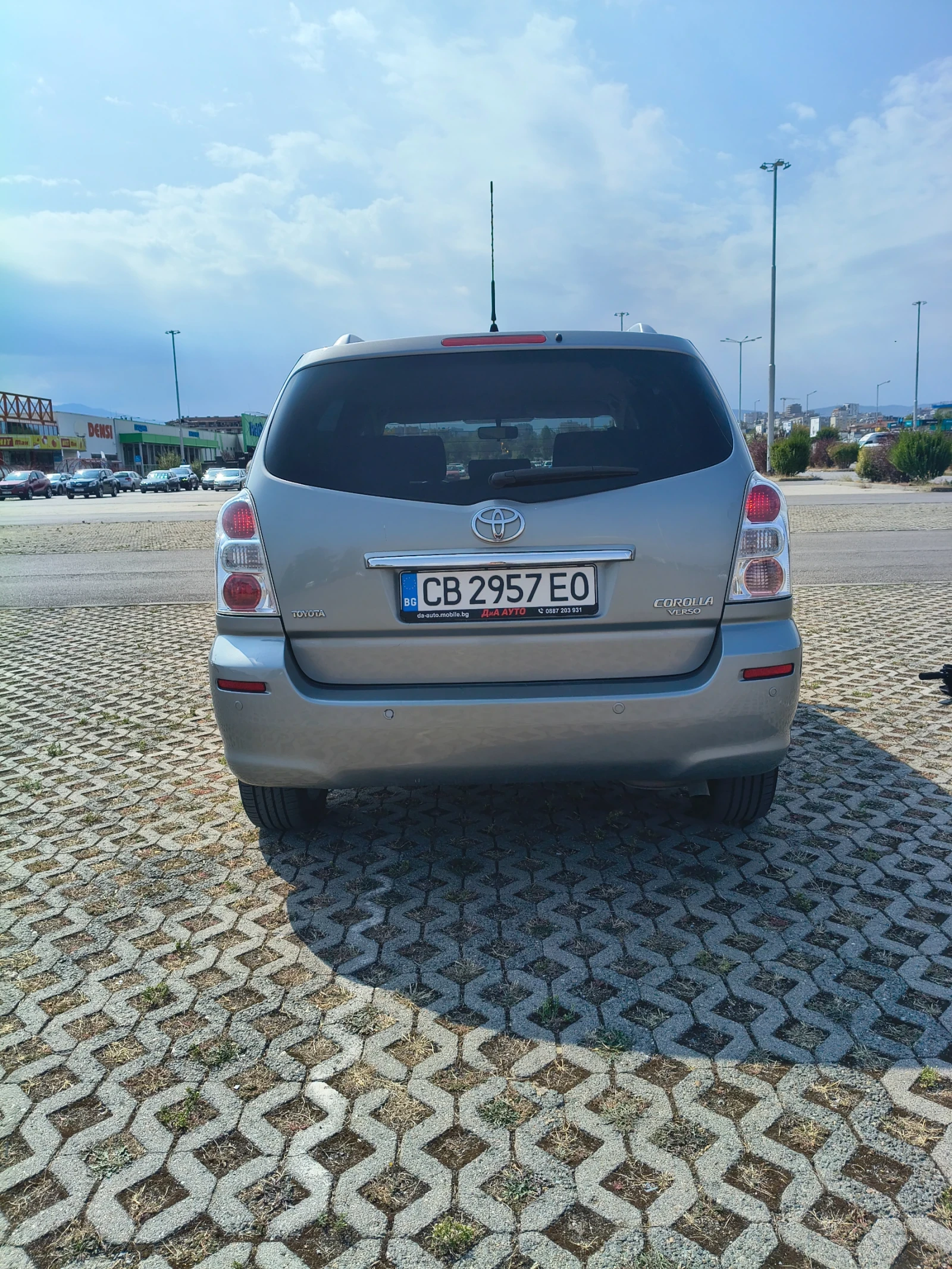Toyota Corolla verso, снимка 14 - Автомобили и джипове - 56170639