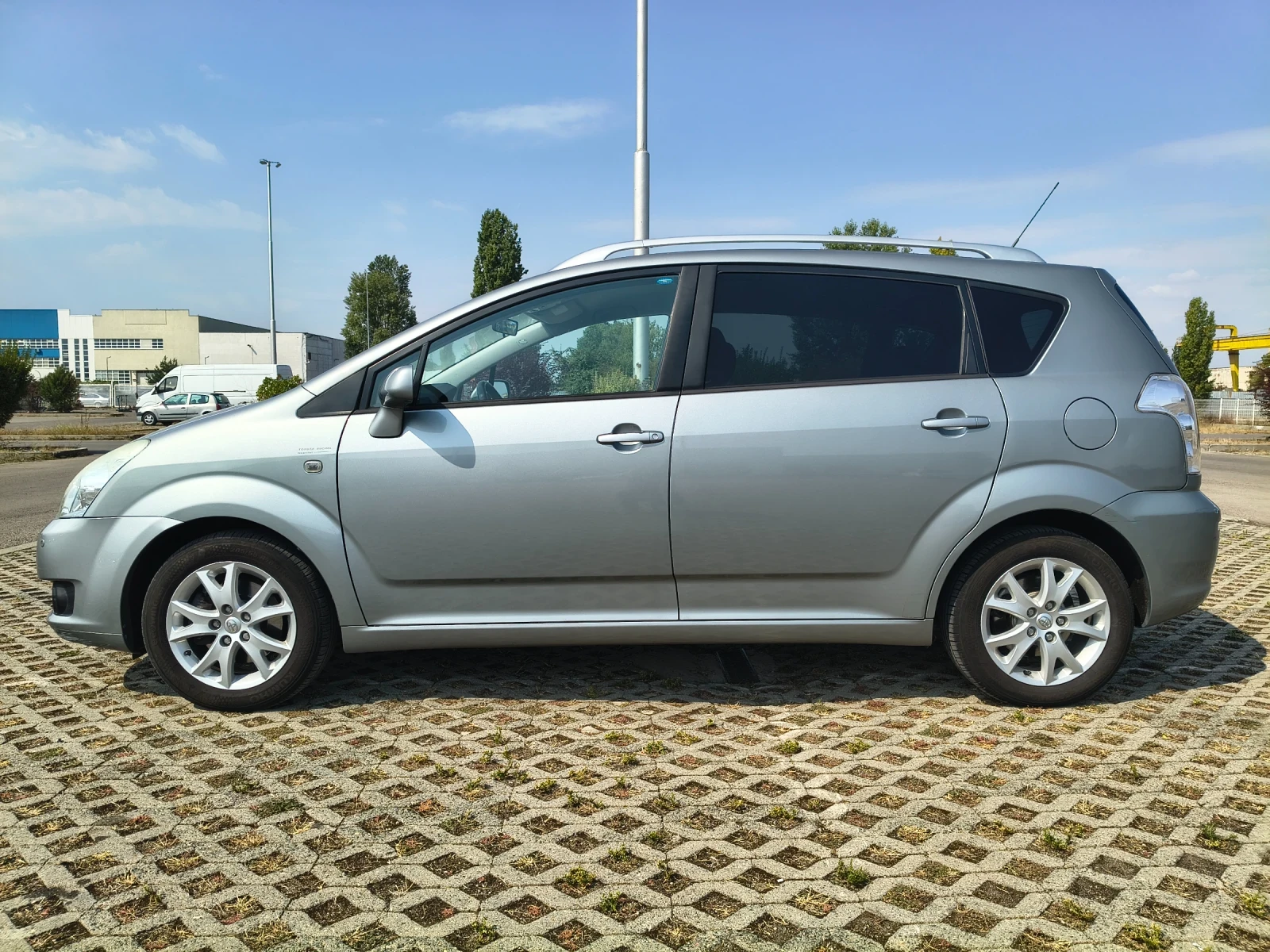 Toyota Corolla verso, снимка 3 - Автомобили и джипове - 56170639