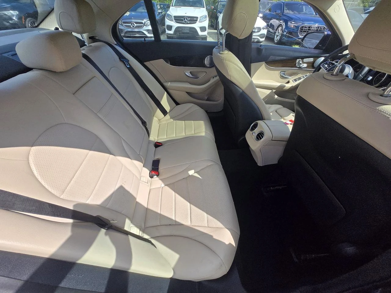 Mercedes-Benz C 300 4MATIC, снимка 7 - Автомобили и джипове - 56689144