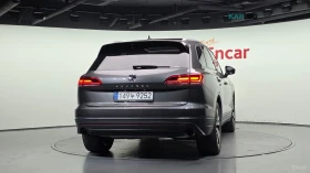 VW Touareg 3.0TDI* PREMIUM* КОЖА* ПОДГРЕВ* КАМЕРА* ПАНОРАМА* , снимка 4