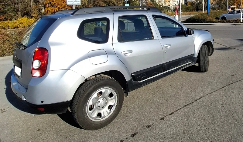 Dacia Duster, снимка 6 - Автомобили и джипове - 47805730