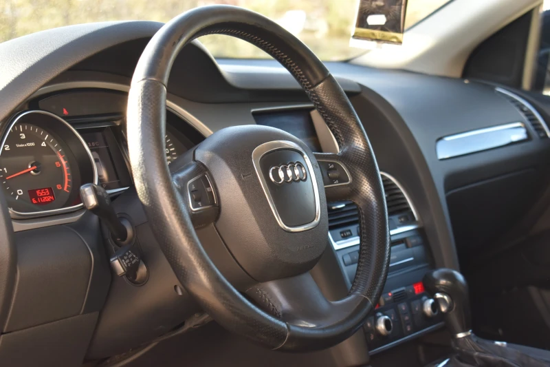 Audi Q7 3.0TDI* S-LINE* DISSTRONIC* LINE-ASSIST* MATRIX* F, снимка 9 - Автомобили и джипове - 47930367