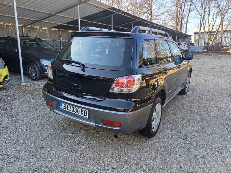 Mitsubishi Outlander, снимка 4 - Автомобили и джипове - 48120026