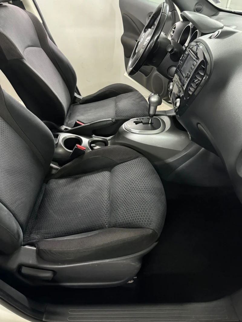 Nissan Juke 191000 км Автоматик Швейцария , снимка 11 - Автомобили и джипове - 52526932