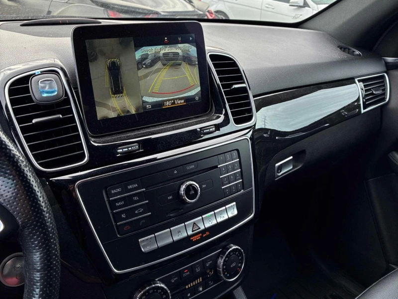 Mercedes-Benz GLE 350 AMG packet* Distronic* Пано* Подгреви* 360 камера*, снимка 8 - Автомобили и джипове - 52573404
