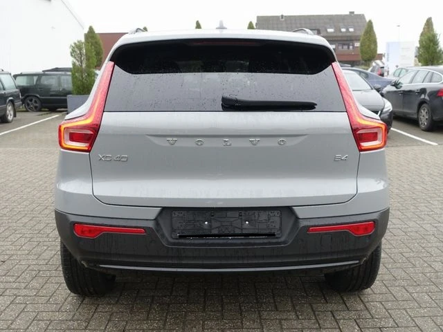 Volvo XC40 B4 AWD Ultimate Dark, снимка 3 - Автомобили и джипове - 48208969