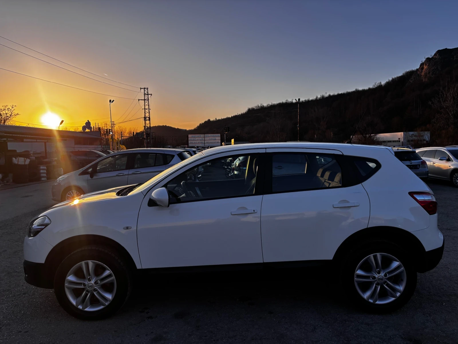 Nissan Qashqai 1.6 DCI= 4X4= NAVI= CAMERA= НОВИ ГУМИ, снимка 6 - Автомобили и джипове - 53829234