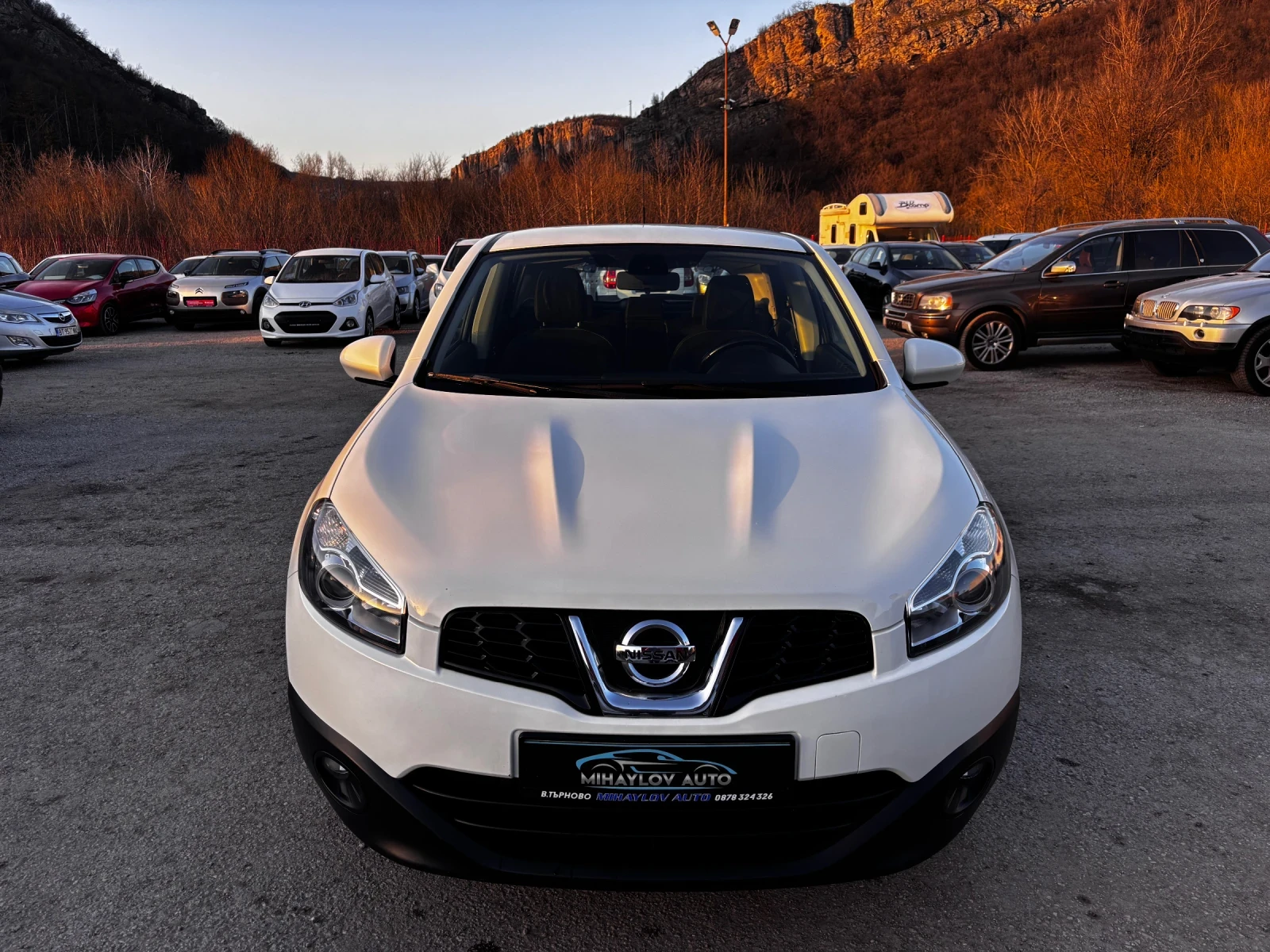 Nissan Qashqai 1.6 DCI= 4X4= NAVI= CAMERA= НОВИ ГУМИ, снимка 8 - Автомобили и джипове - 53829234